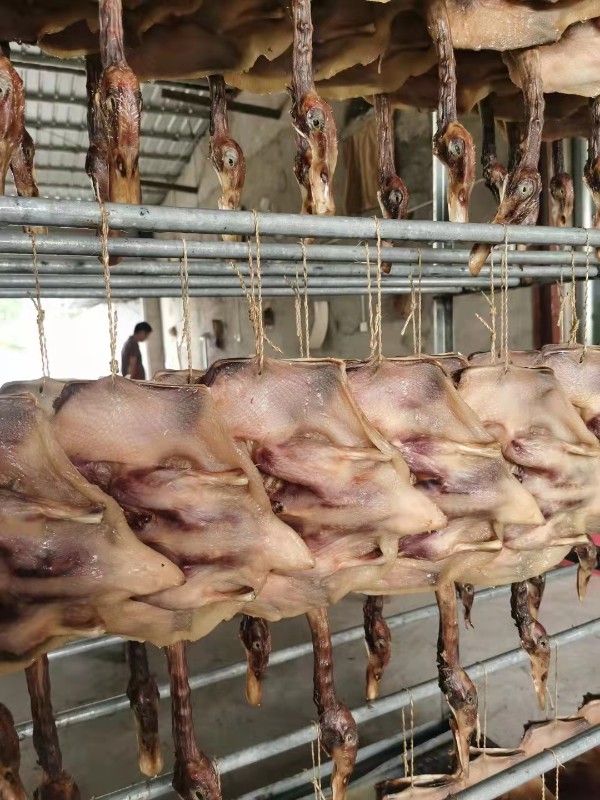 益陽瑪山產(chǎn)業(yè)機械有限公司，湖南益陽螺旋風管廠家，熱風食品烤房